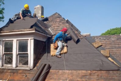 7 reasons to hire expert roofing contractors for your next project