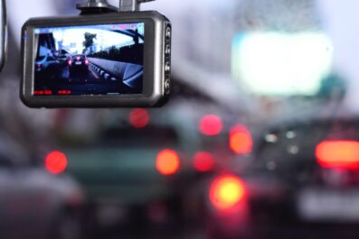 the top 9 features that tfamilies should look for in a dash cam