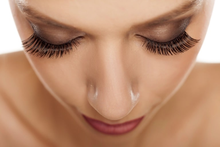 top benefits of using silk lash extensions for a natural look