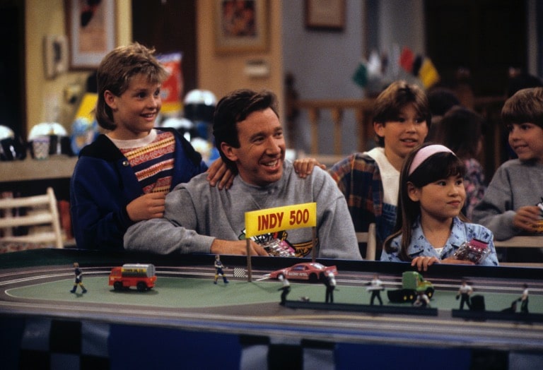 (L-R) Zachery Ty Bryan, Tim Allen, Jonathan Taylor Thomas, Paige Tamada, and Taran Noah Smith in the episode of Home Improvement